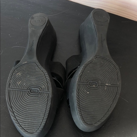 wide men's flip flops